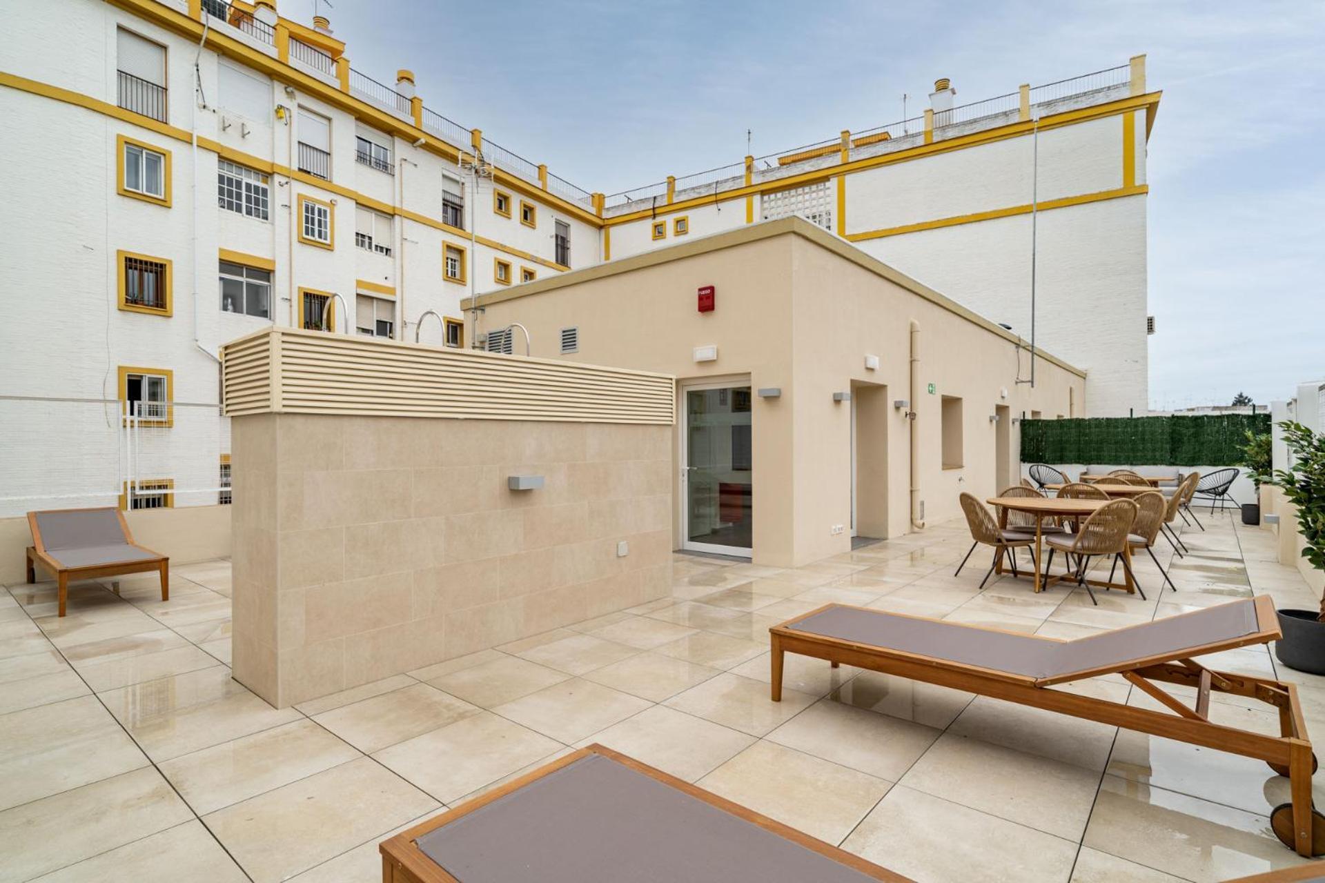 Limehome Sevilla Ronda De Capuchinos, Seville